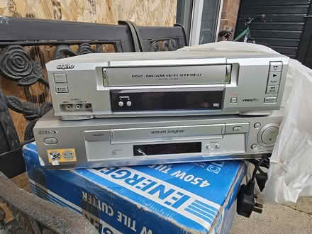 Photo of free VCR and DVD player (Wanstead IG1) #2
