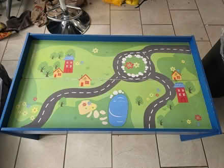 Photo of free Kids play table (Ruislip HA4) #2