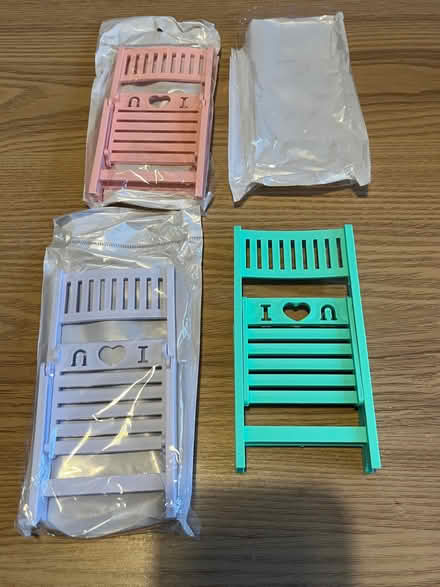 Photo of free 3 x mobile phone holders - summer deckchairs (New Eltham SE9) #2