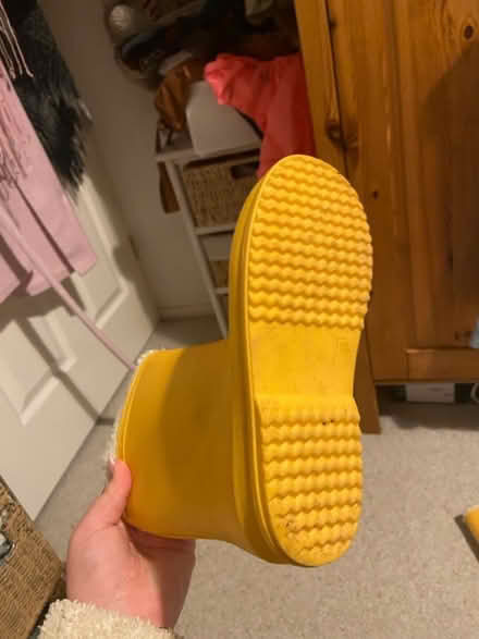 Photo of free Yellow lined boots (82 Rosehill drive, BH23) #3