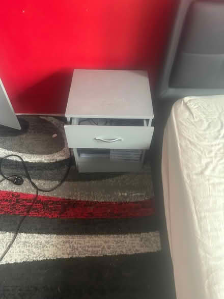Photo of free Double bed. Wardrobe. Dressing table. Bedside cabinet (Tattenham Corner KT18) #4