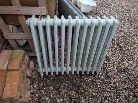 Photo of free Cast iron radiator with fine crack (Dorridge B93) #1