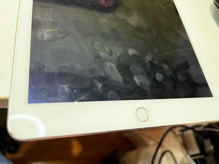 Photo of free iPad Model A1567 (READ) (Fair Lawn, NJ) #4