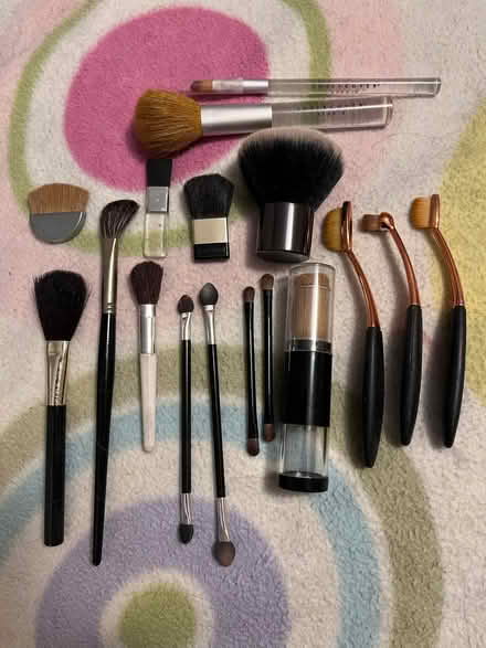 Photo of free Make-up brushes and applicators (The Triangle Estate RH15) #1