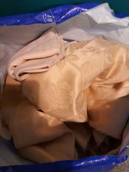 Photo of free Bag of Linen And Matching Thread (Bank Top DL1) #1