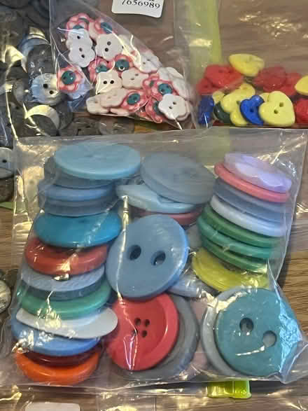 Photo of free Buttons, shell, flowers hearts etc (New Eltham SE9) #3
