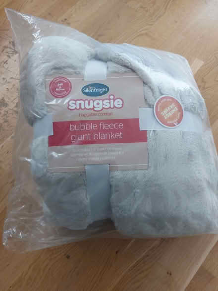 Photo of free New, unused giant beige blanket (Fitzrovia NW1) #1