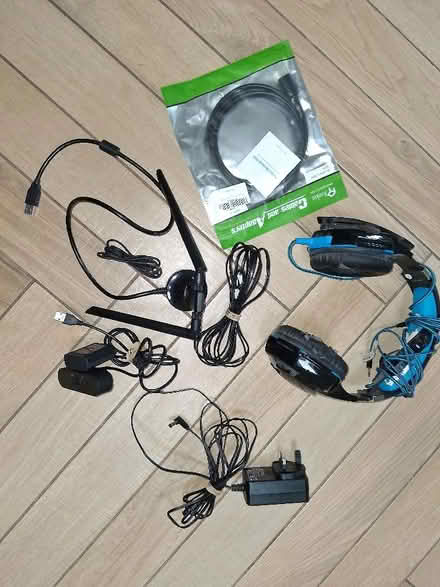 Photo of free Computer cables (Farmoor OX2) #1
