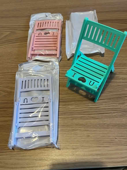 Photo of free 3 x mobile phone holders - summer deckchairs (New Eltham SE9) #1