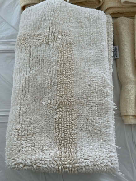 Photo of free Lot of bathroom towels/rugs (Oakville) #4