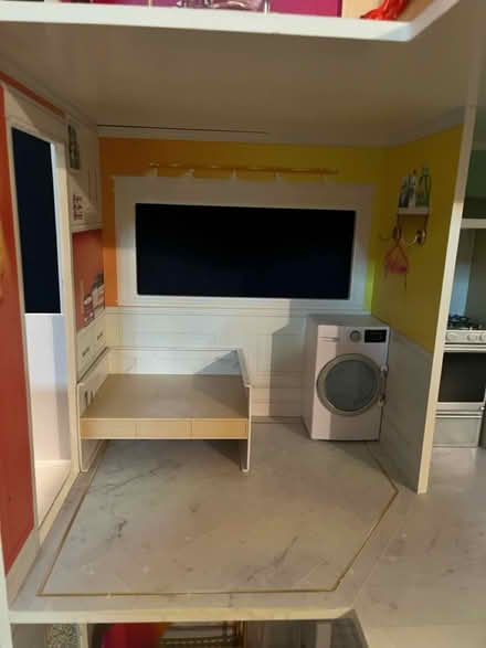 Photo of free Rainbow High Dolls House (SM1) #3