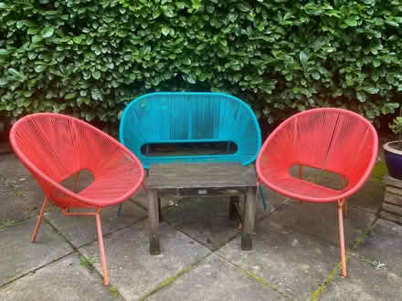 Photo of free Outdoor chairs, a 2 seater, a table (Maidenhead SL6) #1