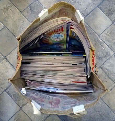 Photo of free A bag load of "People's Friend" magazines (Kingswood BS15) #2