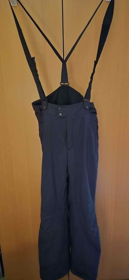 Photo of free Skiing jacket & salopettes (Poplar E14) #2