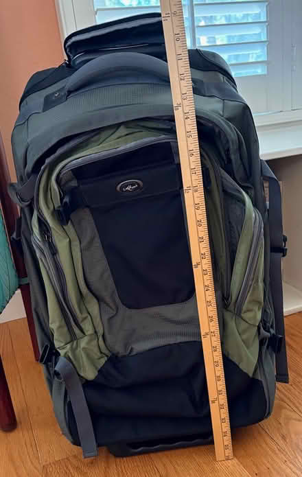 Photo of free Eagle Creek roller bag/backpack (Downtown Sunnyvale) #1