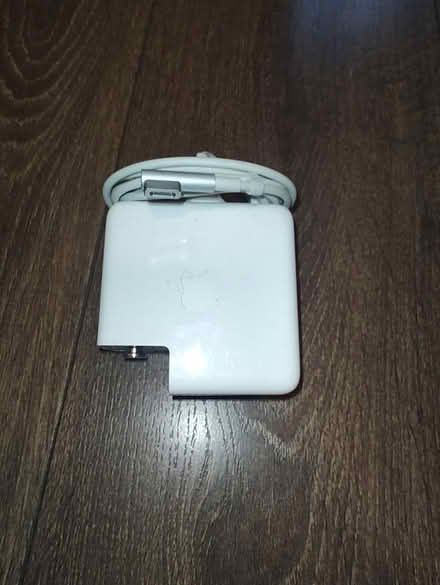 Photo of free Apple charger 85w (Dawlish EX7) #1