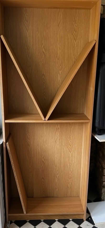 Photo of free Bookcase with 4 shelves (Tooting SW17) #1