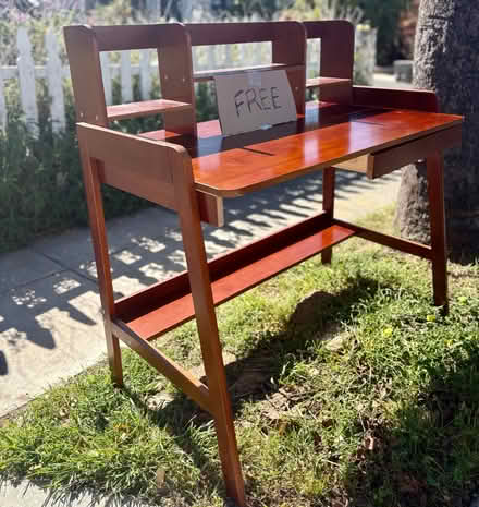 Photo of free Desk (Central Alameda) #2