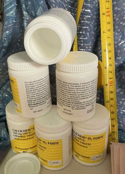 Photo of free useful plastic pots with seal-safe lids (Staveley LA8) #1