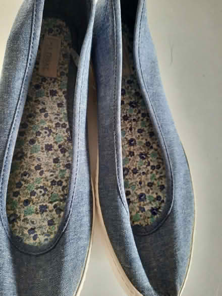 Photo of free Womens Shoes Pumps Size 8 (Swindon SN1) #2