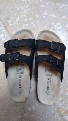 Photo of free Footbed sandals - indoor slippers (Risinghurst OX3) #1