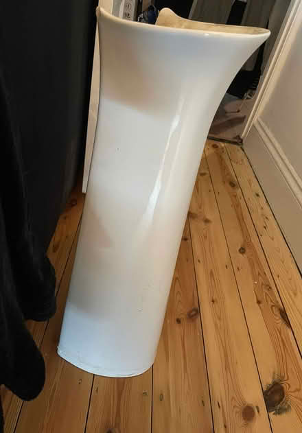 Photo of free Ceramic sink pedestal (Horley RH6) #3