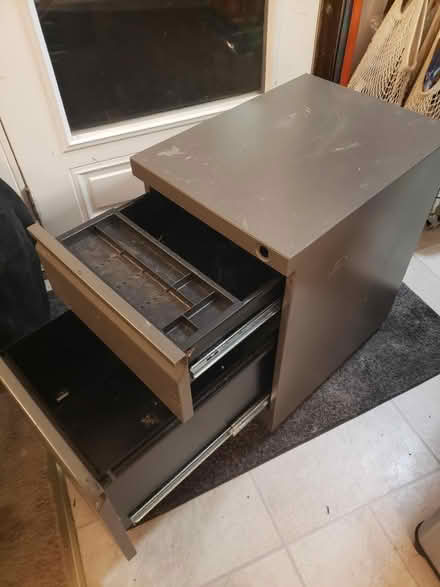 Photo of free File Cabinet - 2 Drawer Under Desk (Lewisdale Rd, Clarksburg, MD) #2