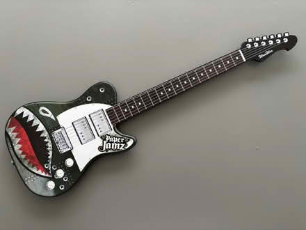 Photo of free Paper Jamz Toy Guitar (Welwyn AL6) #1