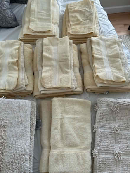 Photo of free Lot of bathroom towels/rugs (Oakville) #2