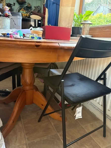 Photo of free Round extending table (GL5) #1