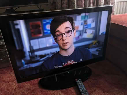 Photo of free Samsung 32 inch TV - Spares / Repair (IP3) #1