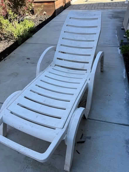 Photo of free Garden lounger (Remington Ave in Sunnyvale) #1