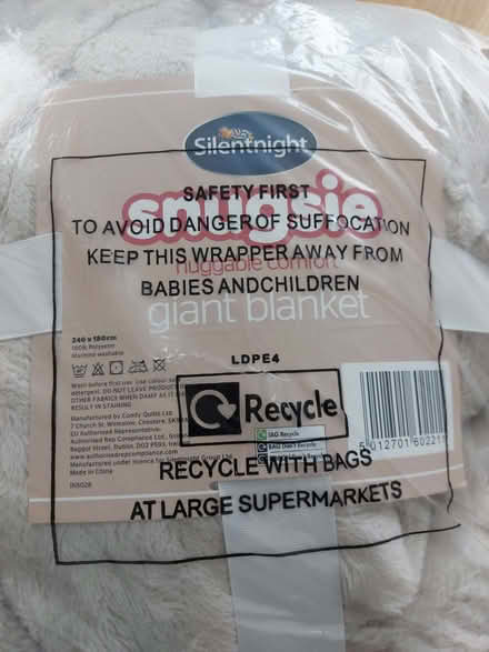 Photo of free New, unused giant beige blanket (Fitzrovia NW1) #2
