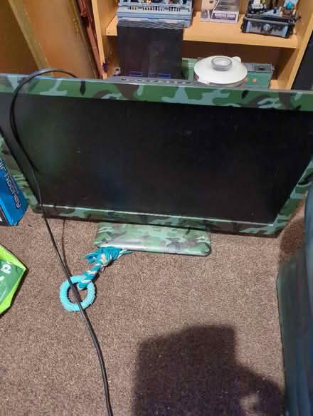 Photo of free TV Works Just Needs A Plug (Stranton TS24) #1
