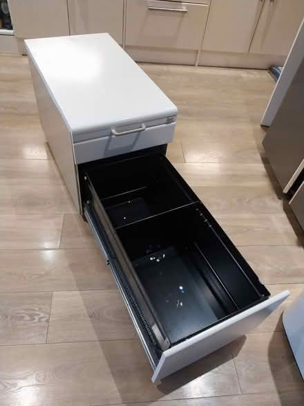 Photo of free Metal under desk filing cabinet (Hemel-hempstead HP2) #3
