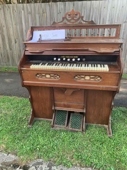 Photo of free Beautiful old pump organ (Kyneton) #1
