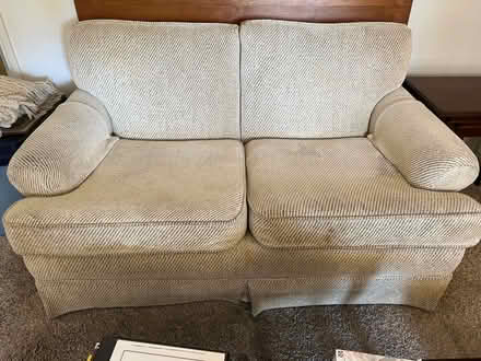 Photo of free Love seat (La Cañada) #1