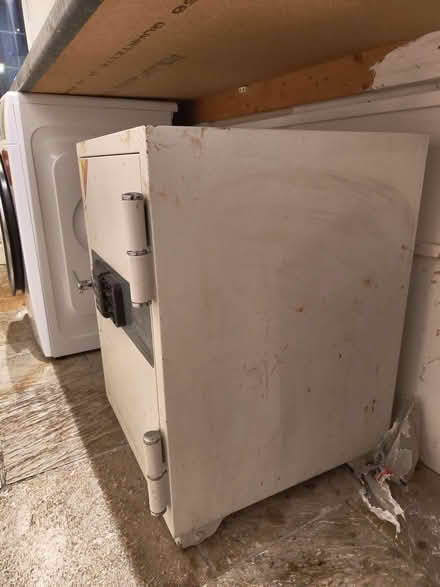 Photo of free Freestanding safe (Thames Ditton) #2