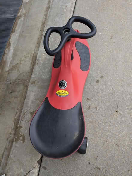 Photo of free Plasma wiggle kids car, needs wheel (Valley Park) #1