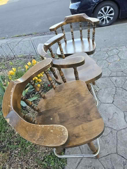 Photo of free Swivel bar stools (San Leandro) #1