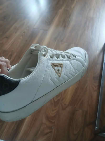Photo of free Guess ladies trainers (Nw41 by Nw41by) #2