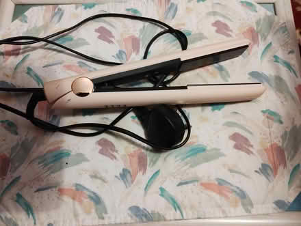 Photo of free Hair Straightener (Bratton) #1