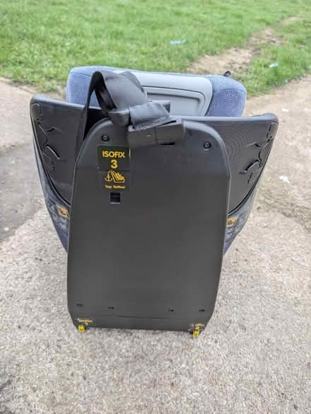 Photo of free Maxi Cosi rotating car seat (Hatfield AL10) #4