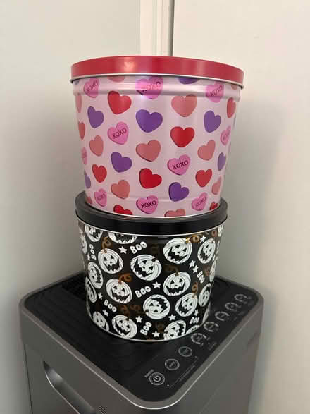 Photo of free Holiday Tins (Middlesex, NJ) #1