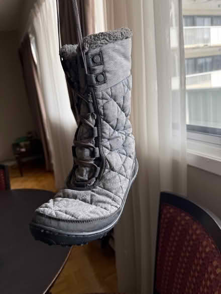 Photo of free Winter Boot (Rideau st) #3