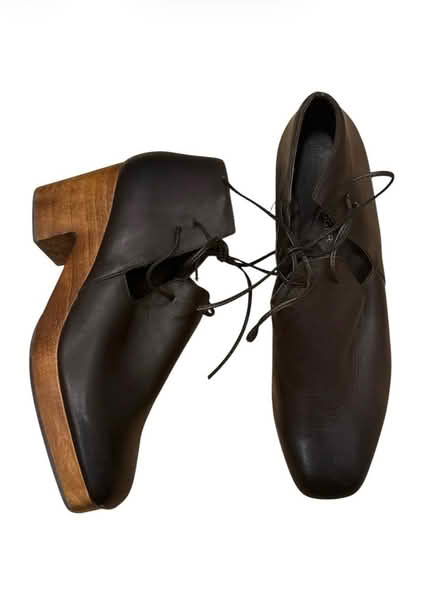 Photo of free Kelsi Dagger Woman’s Shoes (Brooklyn Storage) #1