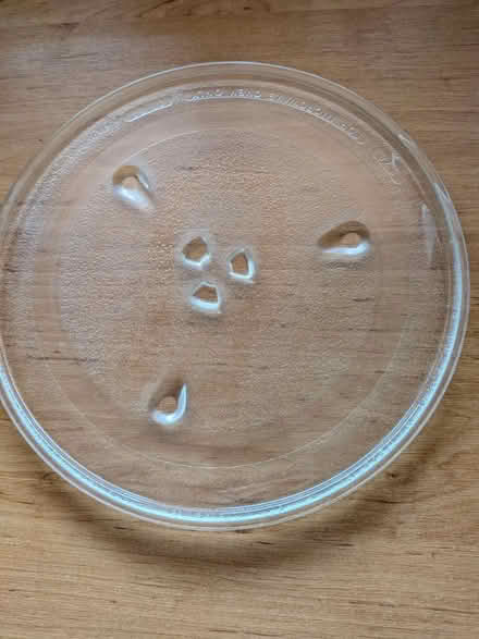 Photo of free Microwave Plate (PR25 leyland) #1