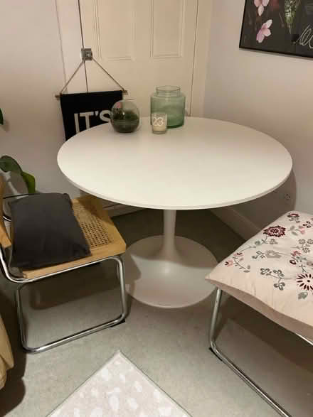 Photo of free IKEA white round dining table (De Beauvoir N1) #1