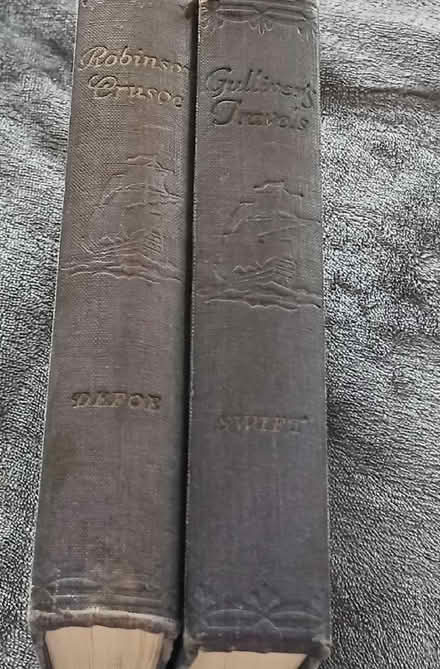 Photo of free Gullivers Travels & Robinson Crusoe vintage books (South Croydon CR2) #2