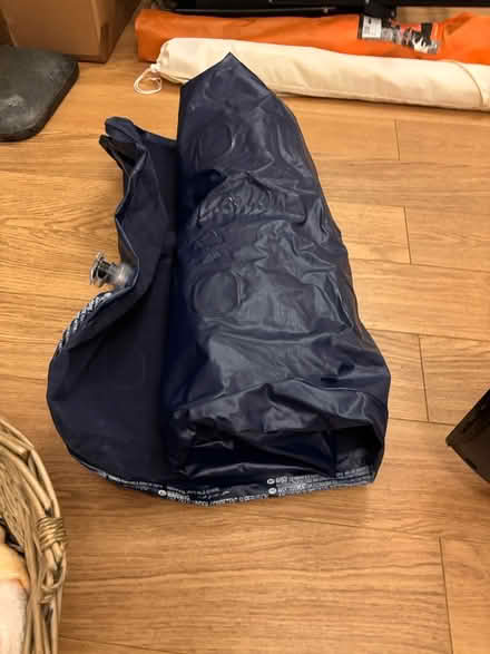 Photo of free Single Blow up bed (Kings Hill ME19) #1